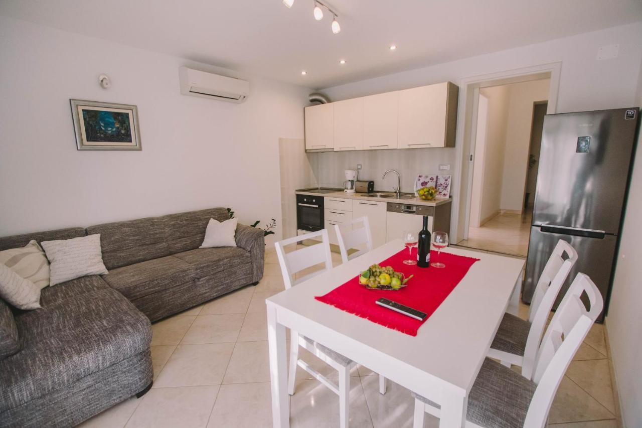 Apartments Jasna Podstrana Ngoại thất bức ảnh